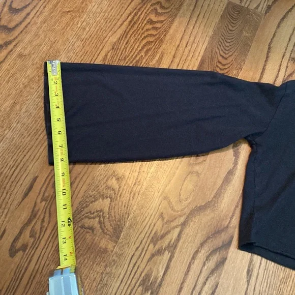 Sustainable Long sleeve black top from Afends. Size 8 - Picture 5 of 6